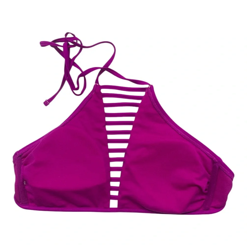 No Boundaries Juniors' Strappy Solid High-Neck Swim Top - Picture 11 of 11